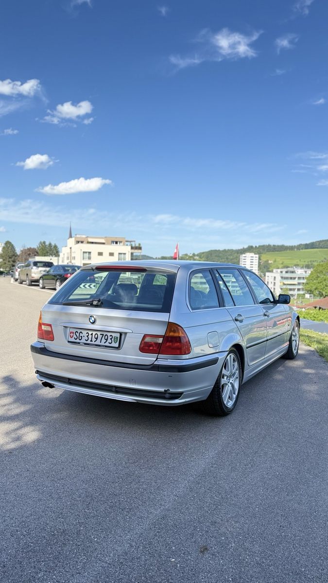 BMW Automobili: BMW 320i Touring Ab MFK 03/25 – Usato da Bazenheid venduto da lac_j2b5 4