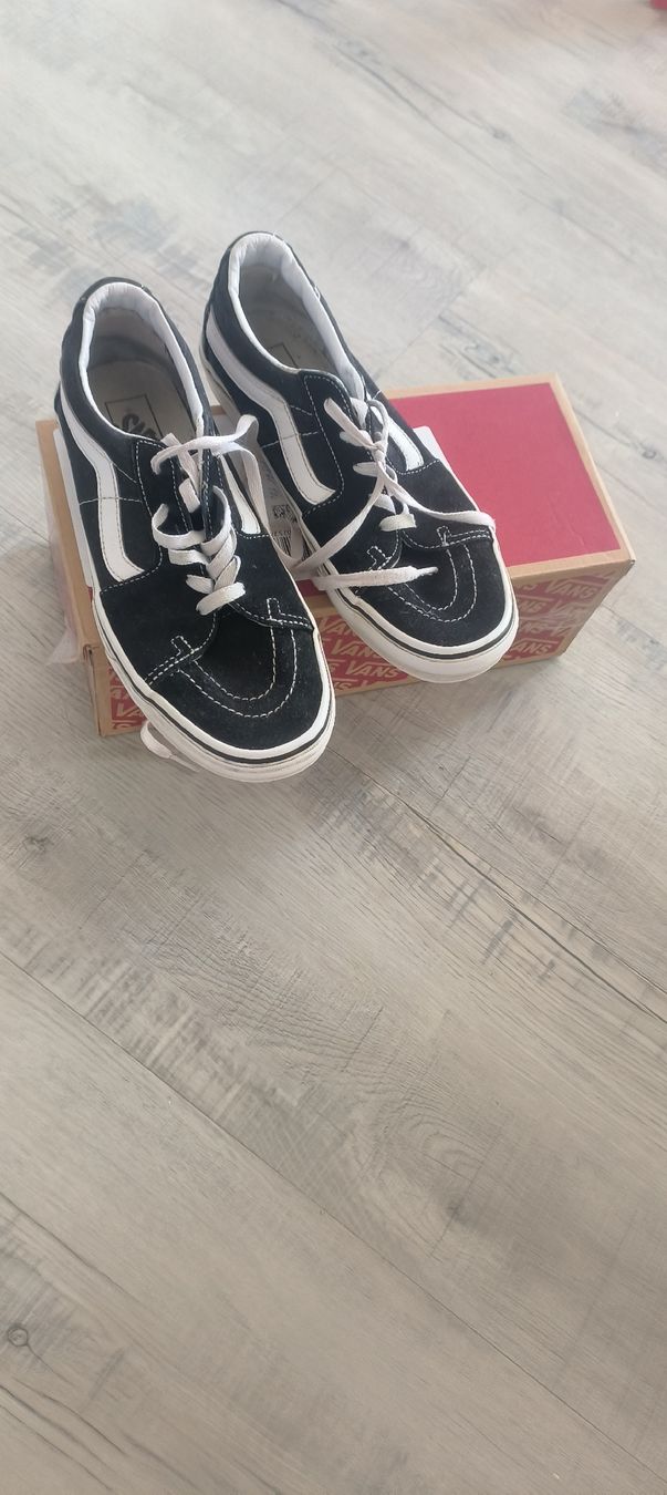 Vans Scarpe da uomo: Vans Sneakers – Usato da Beringen venduto da Holly.80