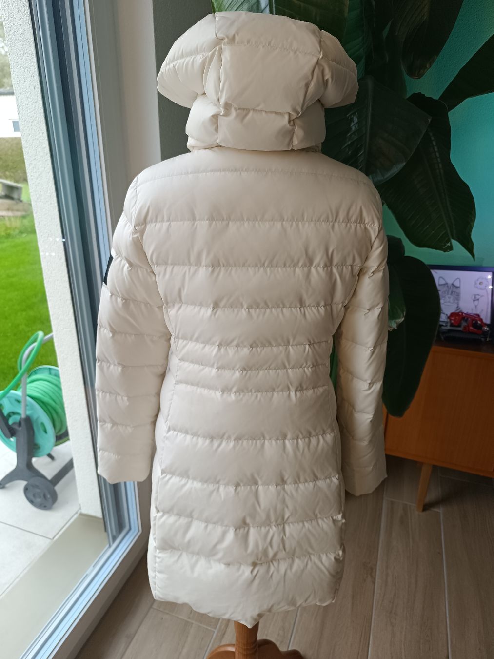 Calvin Klein Mäntel: Calvin Klein Daunenmantel – Gebraucht aus Wolfwil von SecondOwner 2