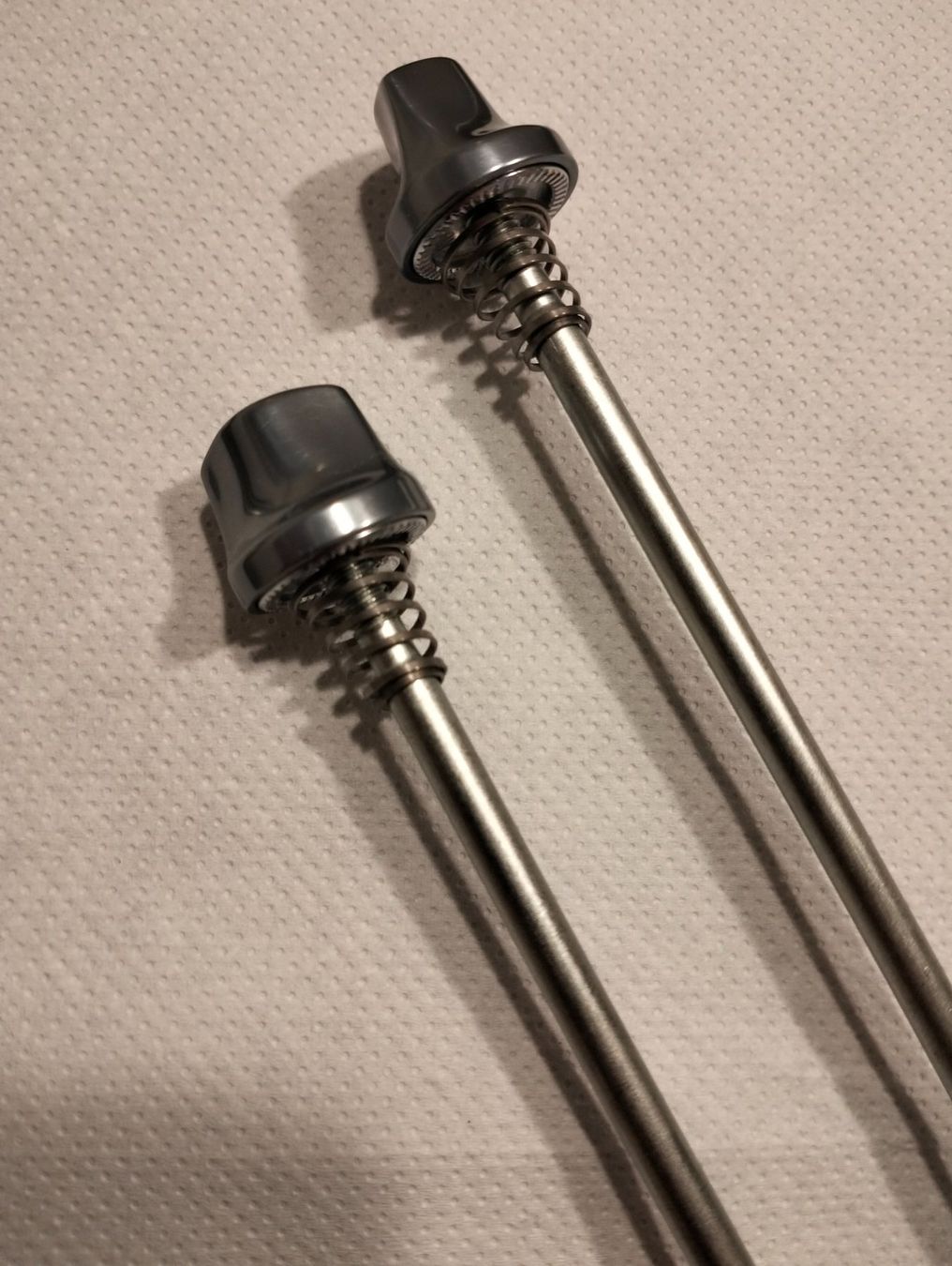 Shimano Ersatzteile: Shimano Dura Ace Schnellspanner Set – Gebraucht aus Uster von KarlZH 5