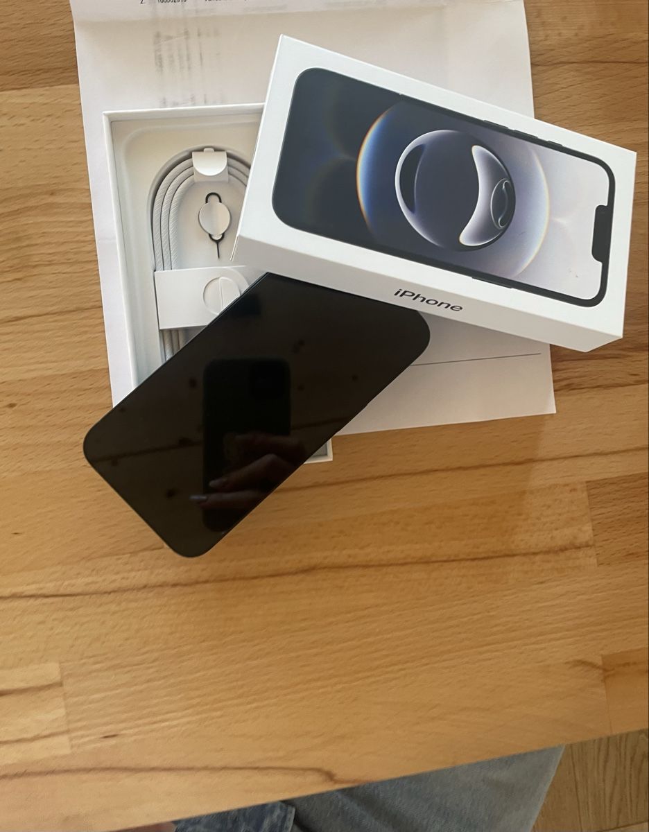 Apple Portables: iphone 16e 5G 256 GB Black – Neuf avec emballage d'origine à Küssnacht am Rigi par Ginger027 2