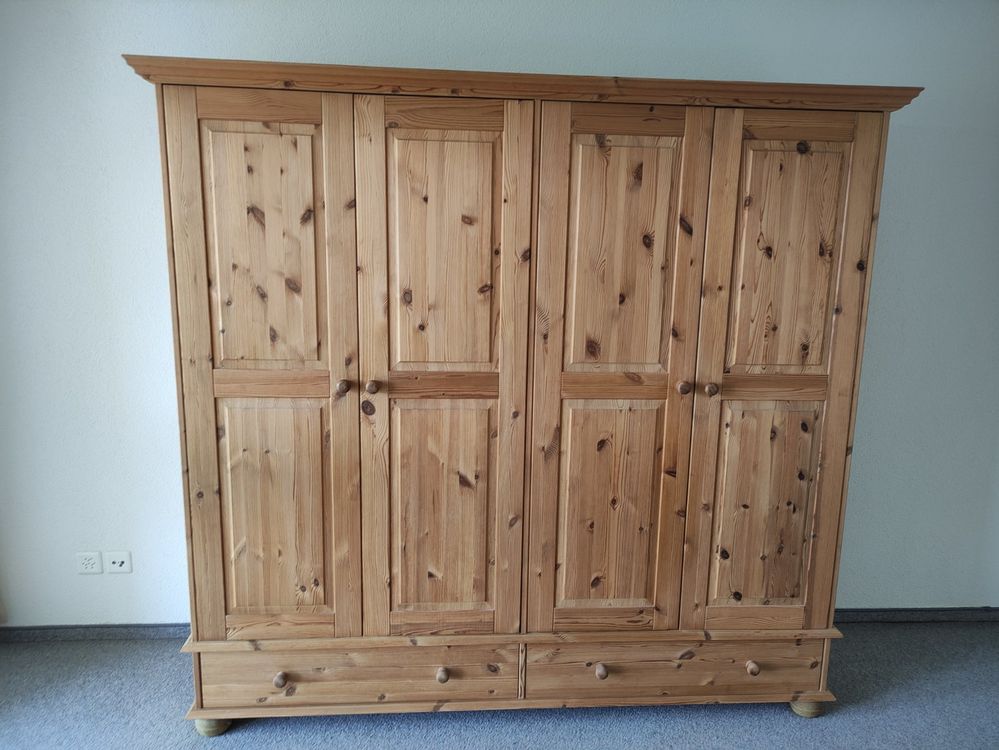 Elegantes Kiefer Schrank Gebraucht Fotos