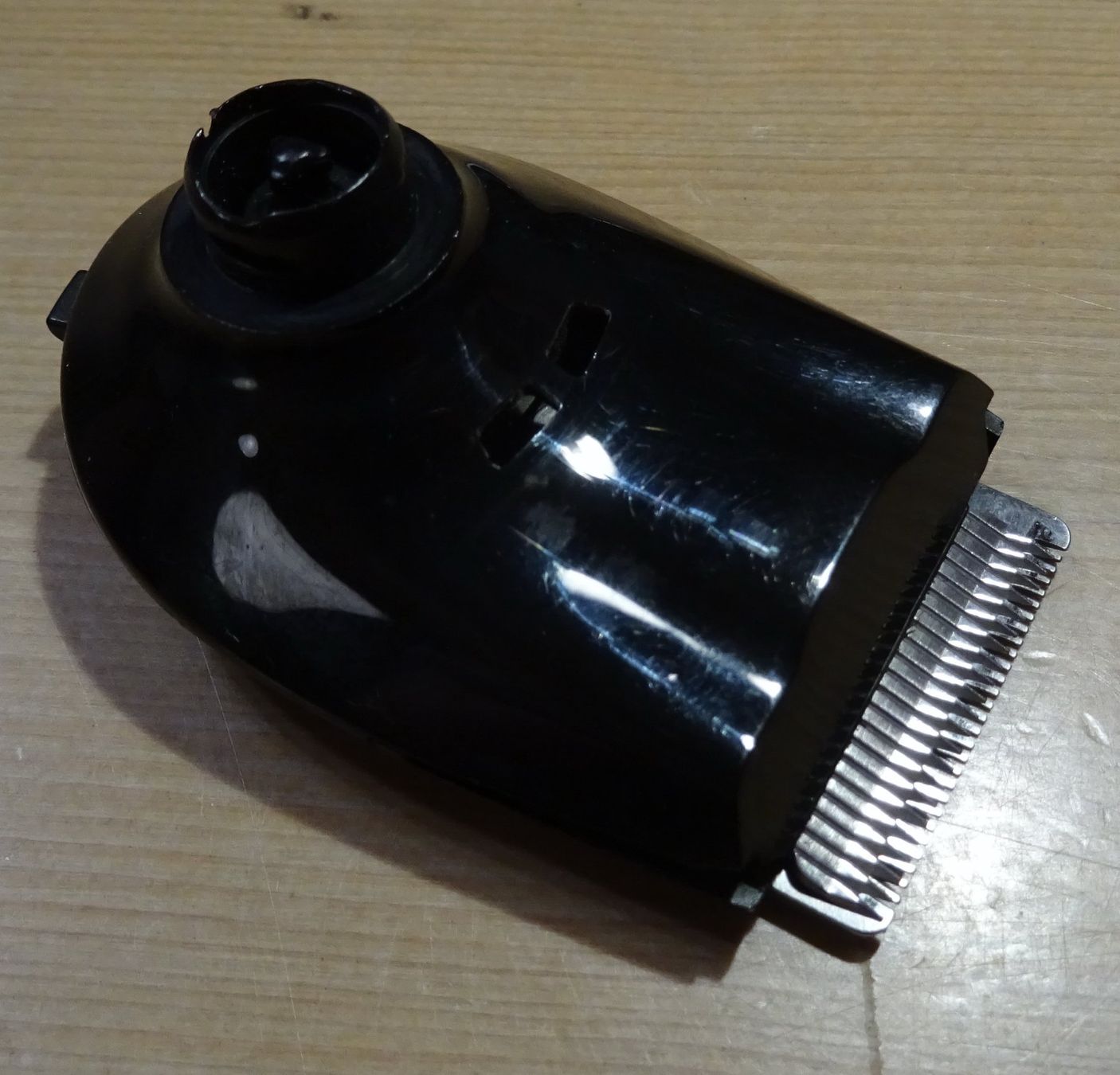 Philips Cura del viso: Philips Bartstyler-Aufsatz – Usato da Grächen venduto da ef5_5yr9 1