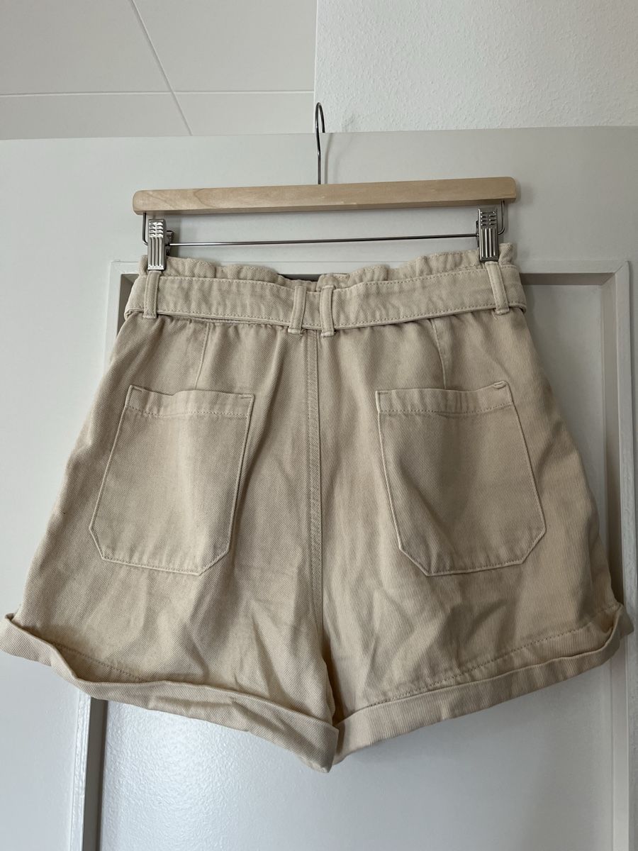 Mango Pantaloni: Mango shorts – Nuovo (secondo la descrizione) da Lausanne venduto da NoraPlethora 1