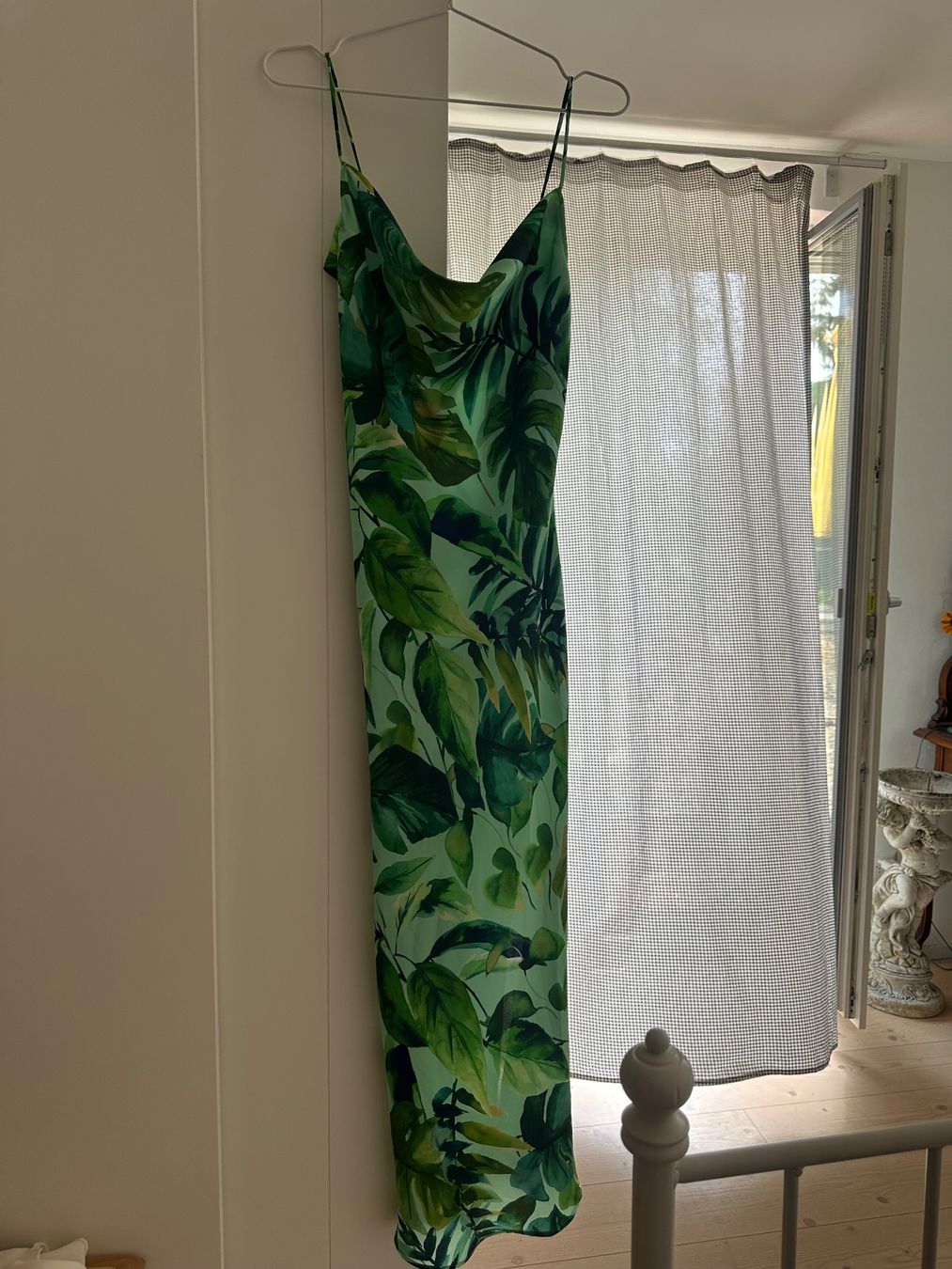 Kleider: Schönes Sommerkleid – Neu (gemäss Beschreibung) aus Rapperswil SG von mat_alpha12 1