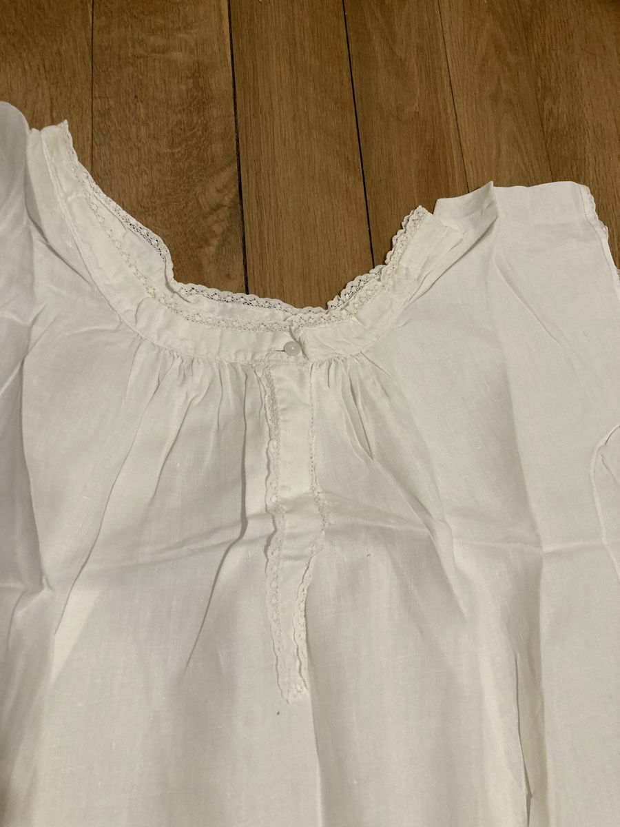 Negligees & Pigiami: Antikes Nachthemd – Usato da Zürich venduto da Ekka 1