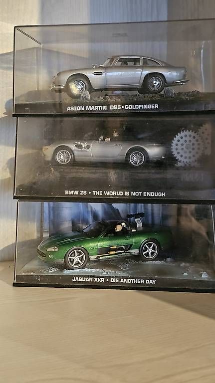 Modellini d'auto: Autos von James Bond 007 Filmen – Usato da Lupfig venduto da cobra1172 1