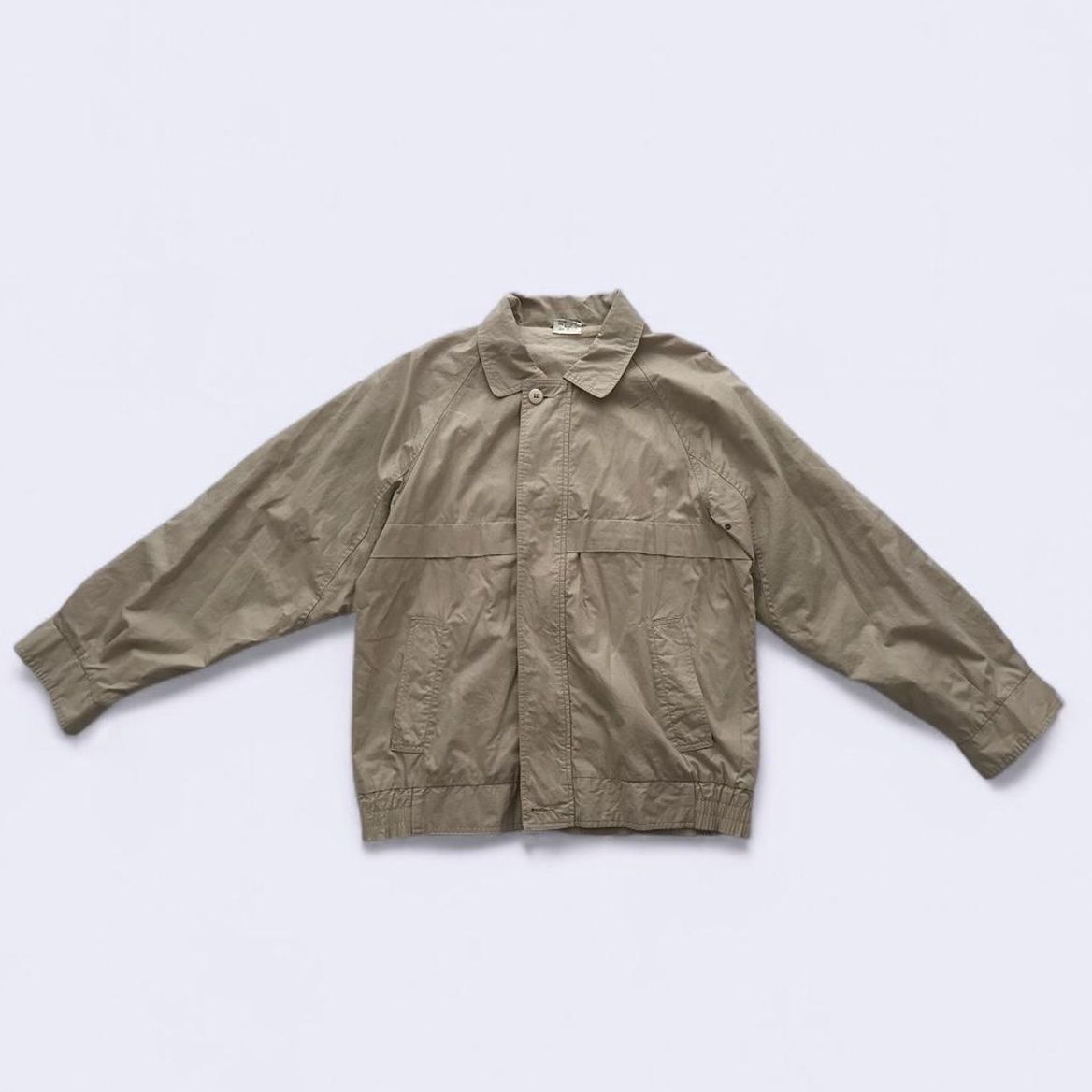 Vestes: Beige bomber jacket – D'occasion à Genève par lim_c5vf