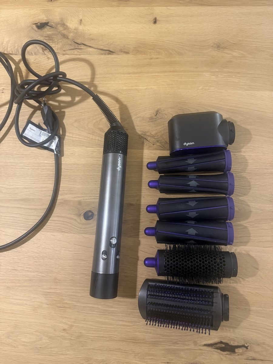 Dyson Asciugacapelli: Dyson Airwrap Complete Haarstyler-Set - Top Zustand! – Usato da Kloten venduto da lara_tunon 2