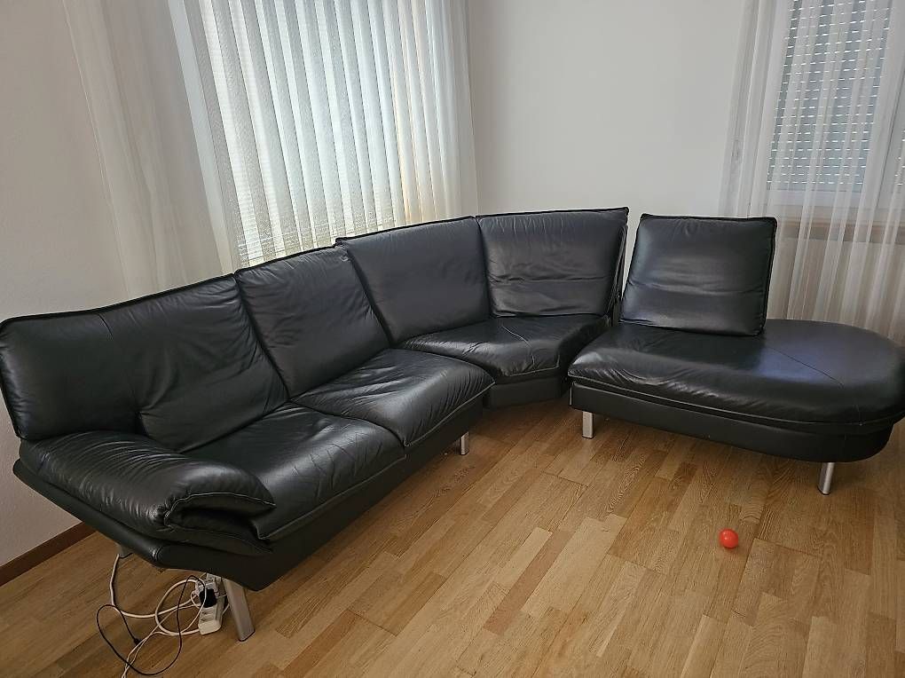 Divani: Schwarzes Ecksofa / Wohnlandschaft mit Longchair – Usato da Belp venduto da ric_t285