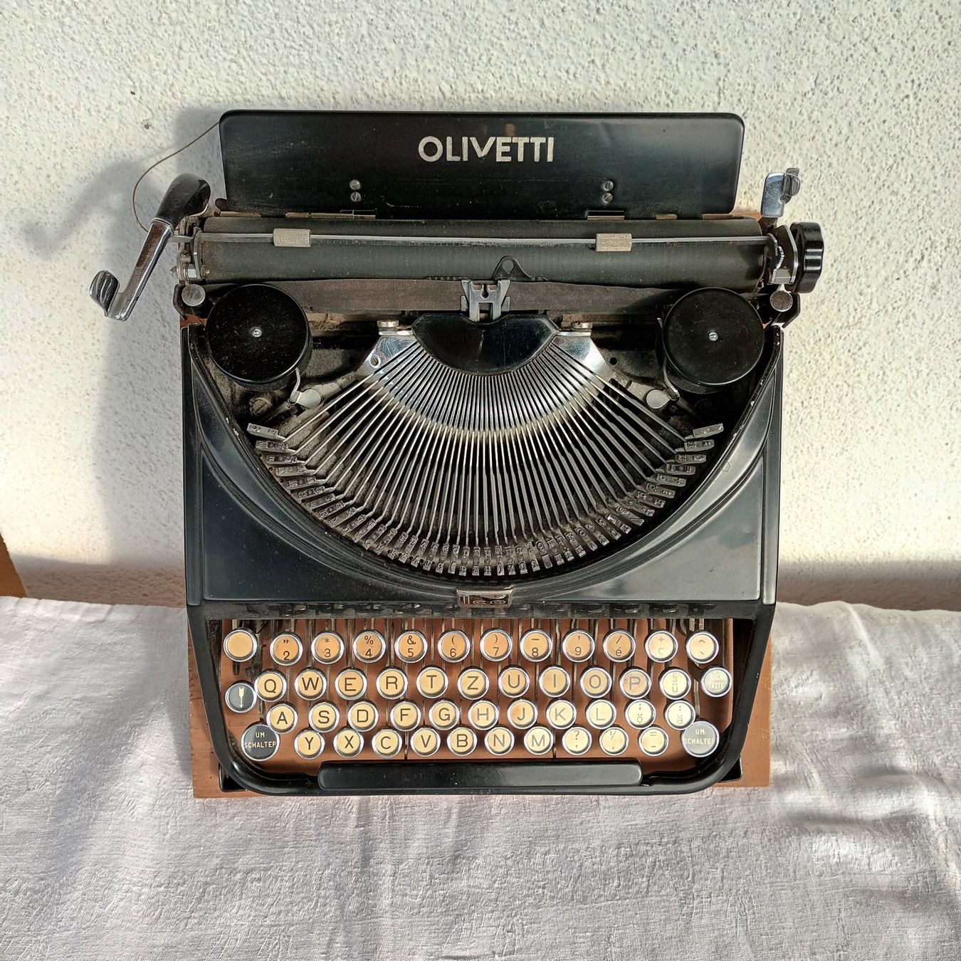 Olivetti Schreibmaschinen: OLIVETTI Ico vintage 1940 – Defekt aus Bäretswil von ricoric