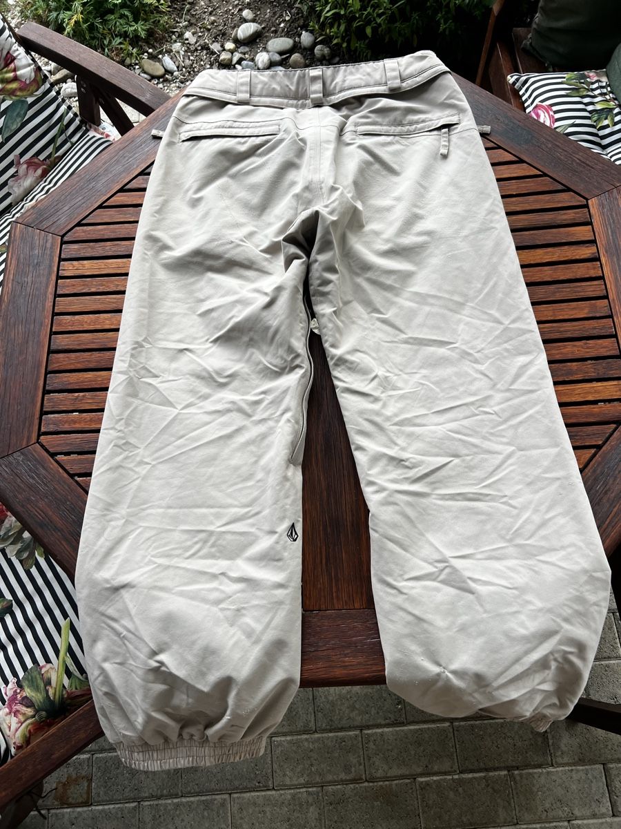 Volcom Pantaloni: Snowboardhose Volcom beige Grösse L  – Usato da Murten venduto da jan_txt2 2