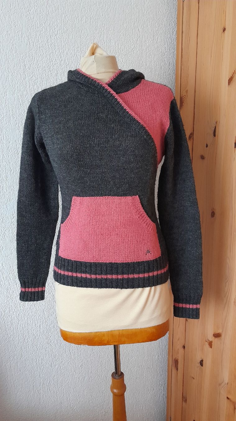 Maglioni & Felpe: Kapuzenpullover aus Wolle – Usato da Innerthal venduto da System_of_a_down