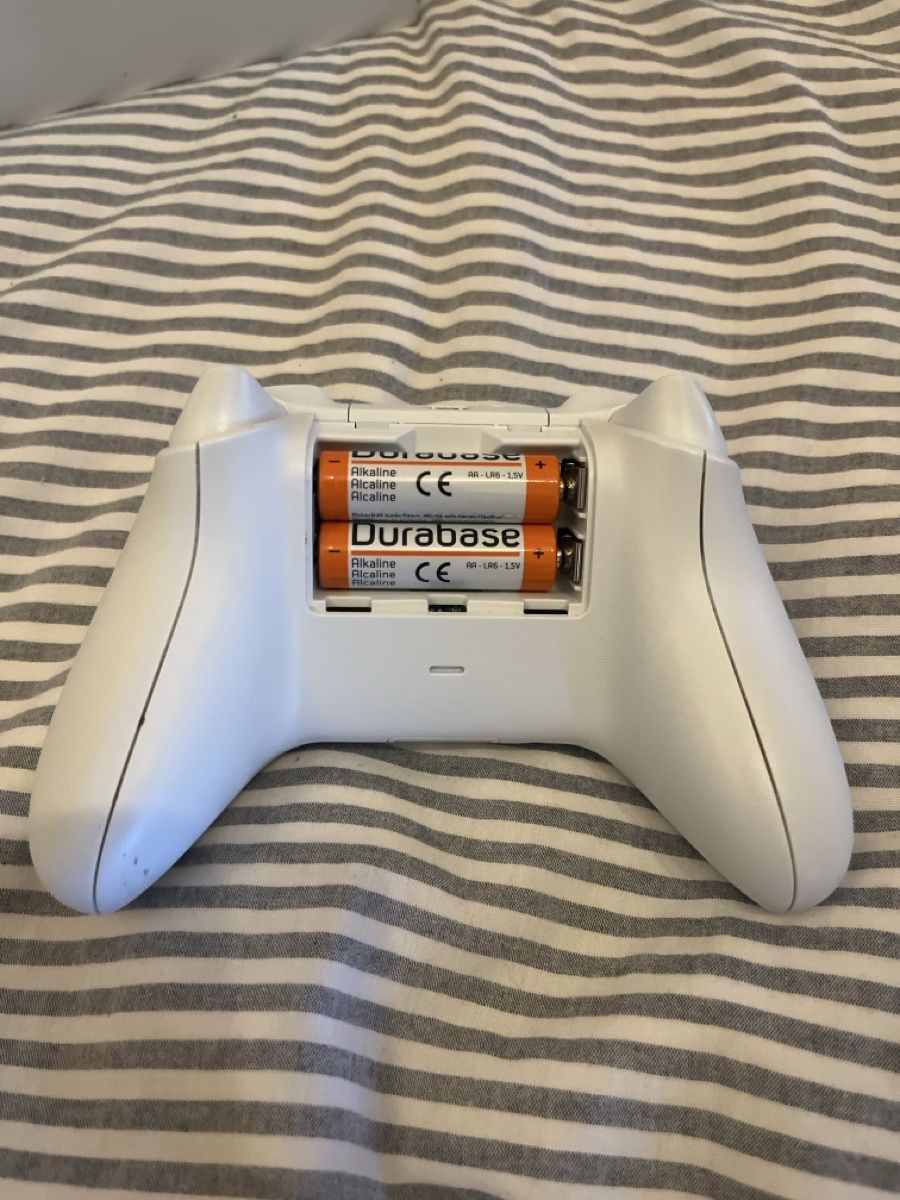 Console: Xbox one S Version + Controller und 2 verschiedene Kabel – Usato da Weinfelden venduto da dav_g9ws 4