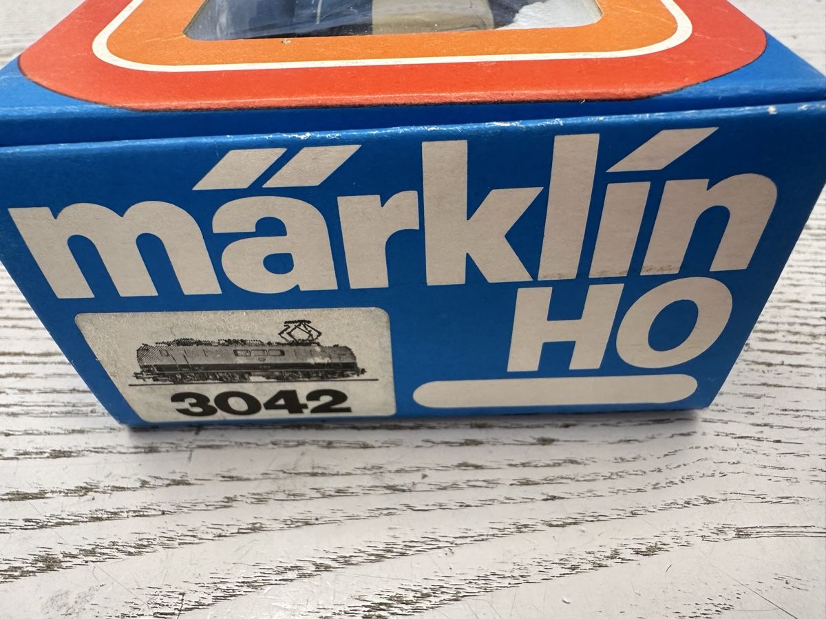 Märklin Modellini di ferrovie: Märklin 3042 DB BR 111 – Usato da Lupsingen venduto da New-Haven 8