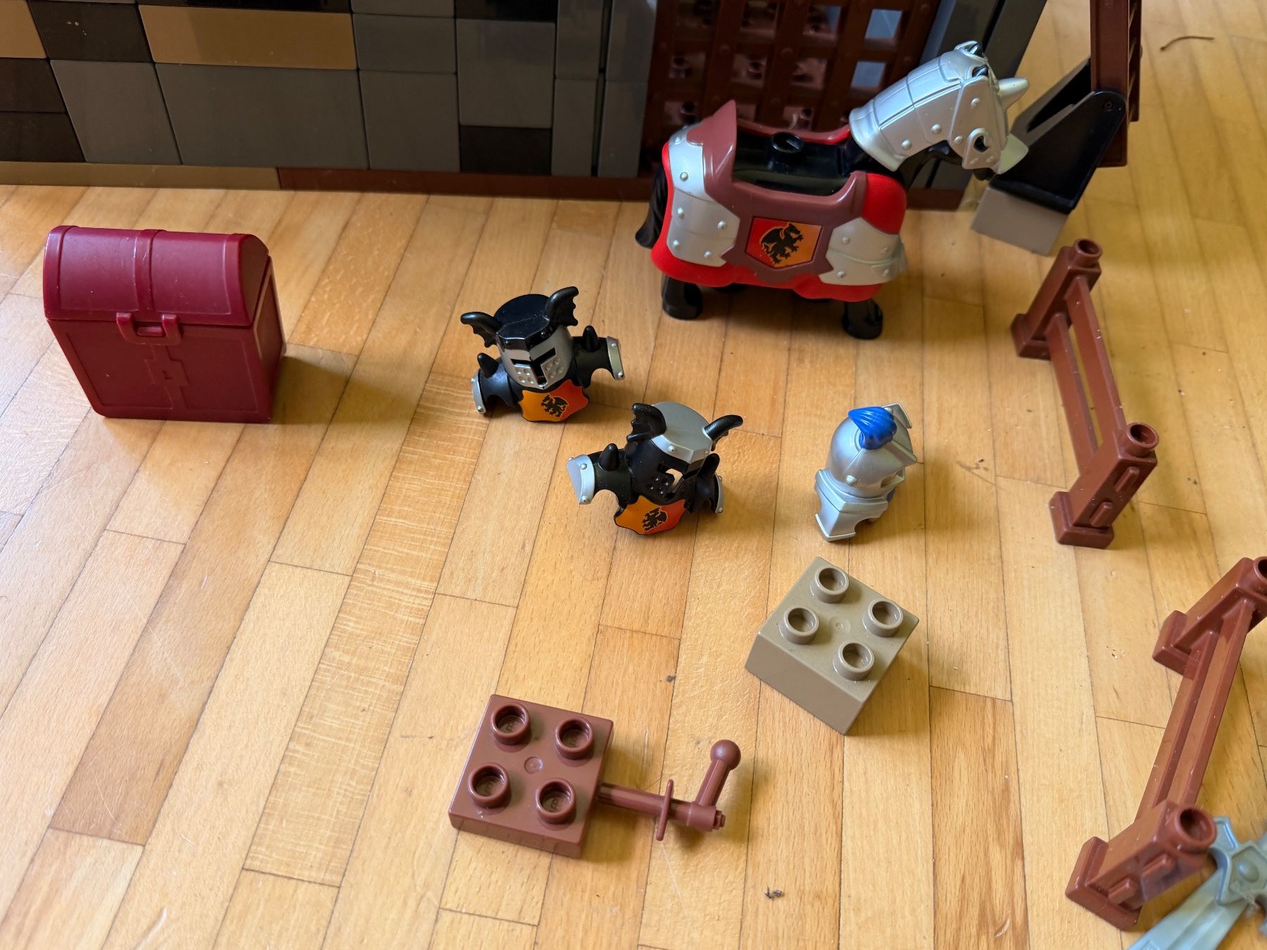 Lego Spielzeuge: Duplo Ritterburg – Gebraucht aus Rümlang von Stekamo 6