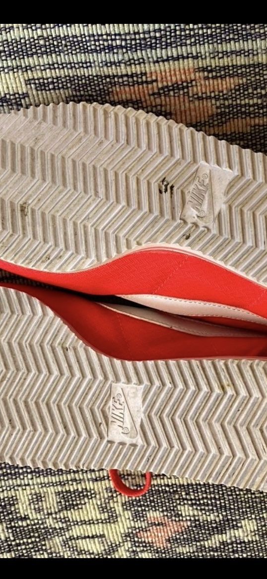 Nike Scarpe da uomo: Nike Cortez – Usato da La Tour de Trême venduto da Olganne 1