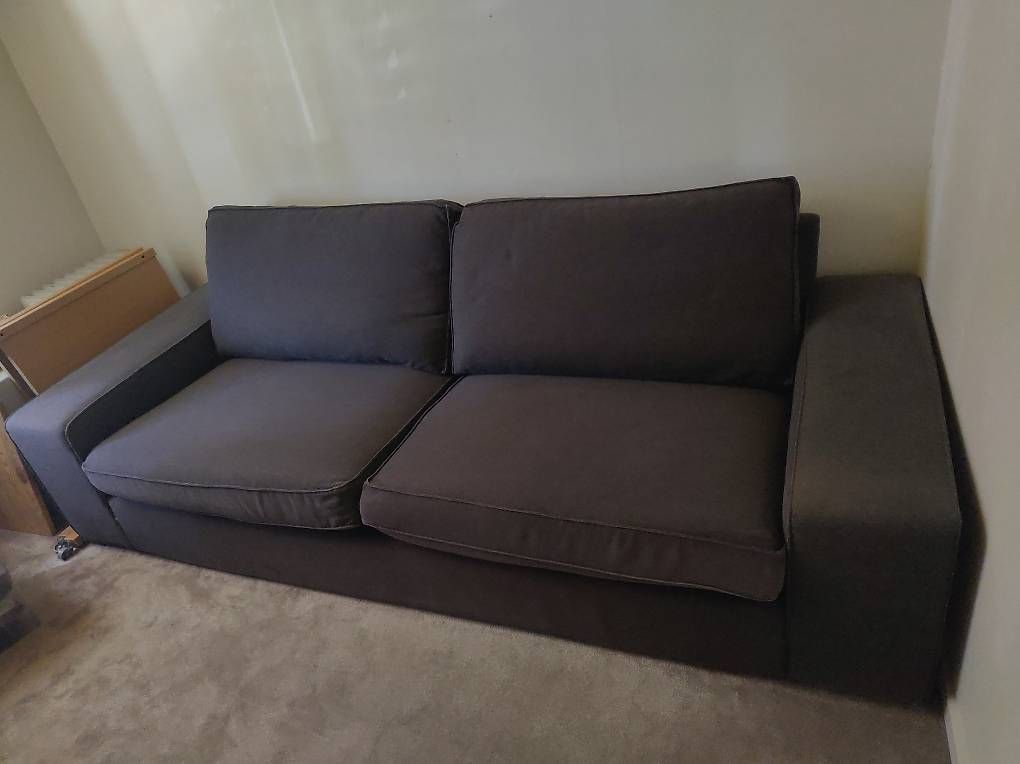 Sofas: Kivik 3er-Sofa  – D'occasion à Rüti ZH par Bayle272