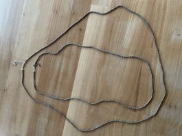 2 Modeschmuck Halsketten