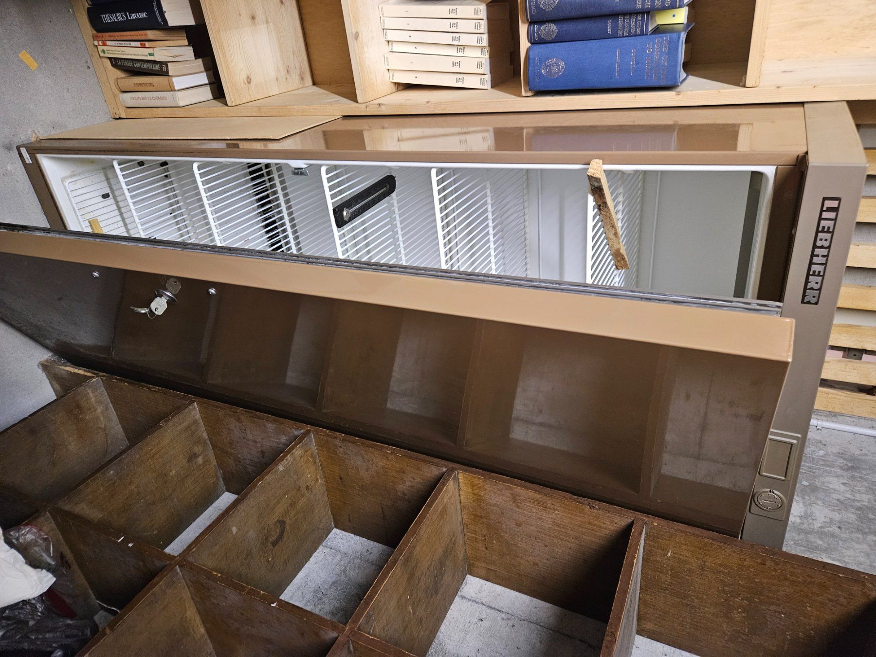 Liebherr Frigoriferi: Weinkühlschrank – Usato da Olten venduto da p_s_d75c