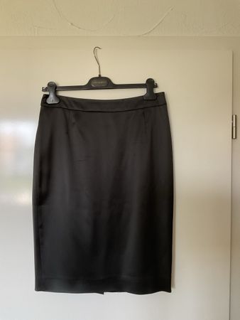 Valentino Rock schwarz 