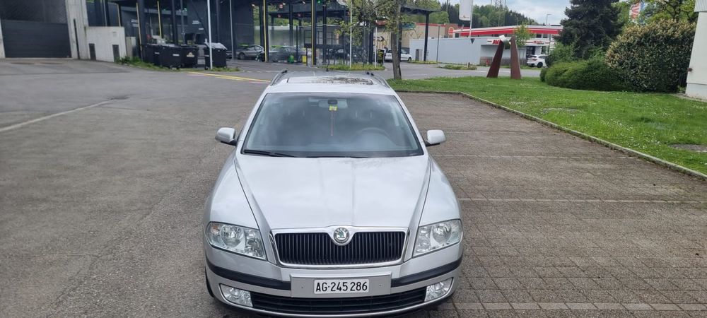 SKODA Octavia Combi 1.9 TDI frisch ab Service