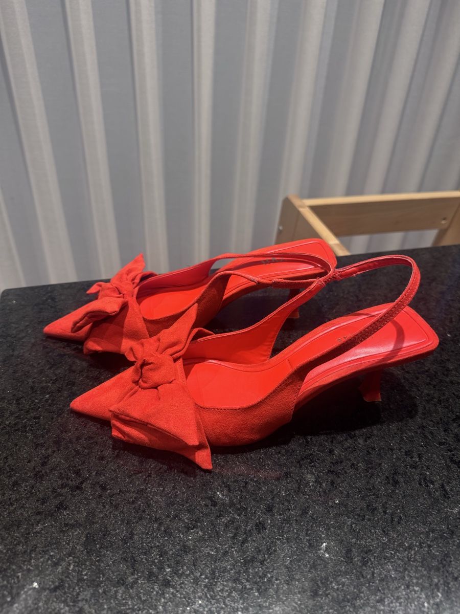 Zara Scarpe da donna: ZARA Pumps rot Schleife Grösse 38  – Usato da Luzern venduto da raquel.m 2