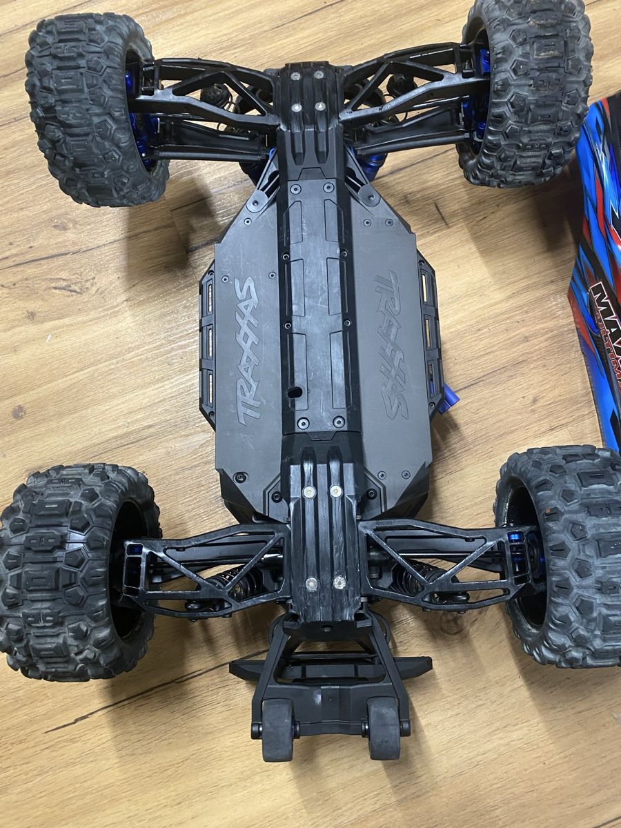 Traxxas Modellismo RC: RC Auto Traxxas Maxx Ultimate Ford Modell gebraucht – Usato da Hinteregg venduto da RomanoB 4