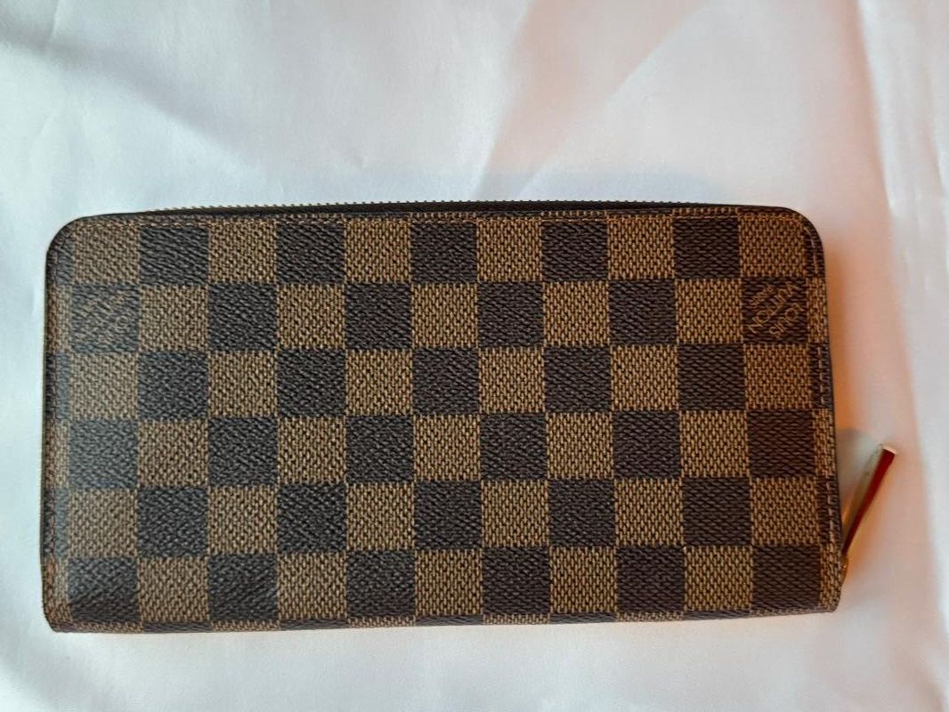 Louis Vuitton Portafogli: Louis Vuitton wallet Damier ébene Evasion – Nuovo (secondo la descrizione) da Oberarth venduto da SSS. 1