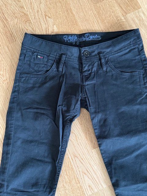 Tommy Hilfiger Pantaloni: Damen Hose 3/4 Tommy Hilfiger Gr.26 – Usato da Wabern venduto da adamovski 2