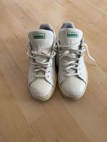 Weisse Adidas