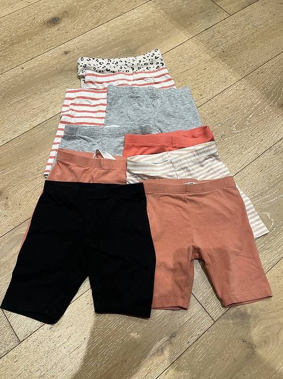 Calze & Collant: Leggings corti taglia 98 – Usato da Locarno venduto da dav_dw6p