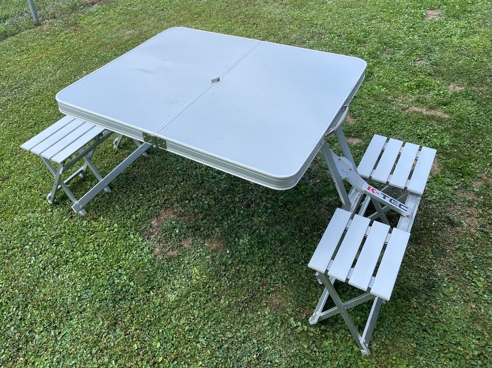 Camping Table & Attached Chairs folding Kaufen auf Ricardo