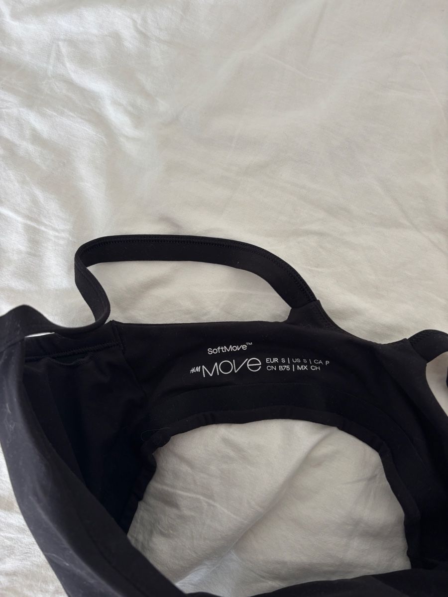 H&M Autres dessous: Sport BH H&M – Neuf (Voir description) à Wettswil par danielaa. 1