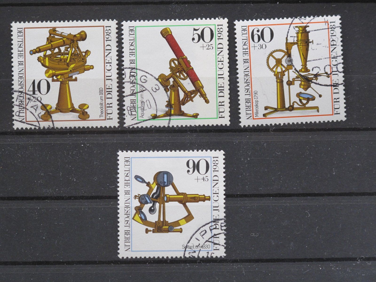Tutti i francobolli: Berlin 1981 Optische Instrumente gest. – Usato da Wil SG venduto da fva01