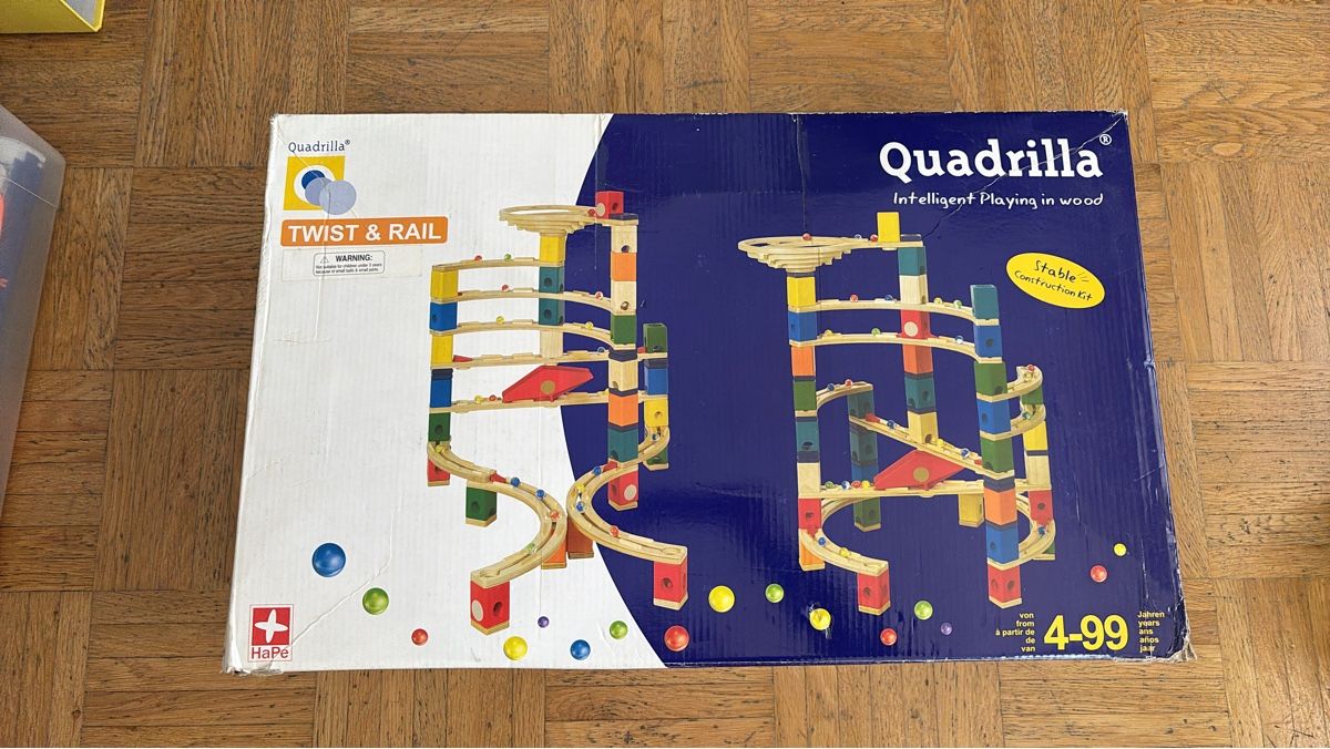 Quadrilla Spielzeuge: Quadilla Kugelbahn Twist & Rail - Bausatz für Kinder – Gebraucht aus Bremgarten b. Bern von shana3047