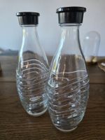 2x 0.7L Sodastream Glaskaraffe Crystal mit schwarzem Deckel