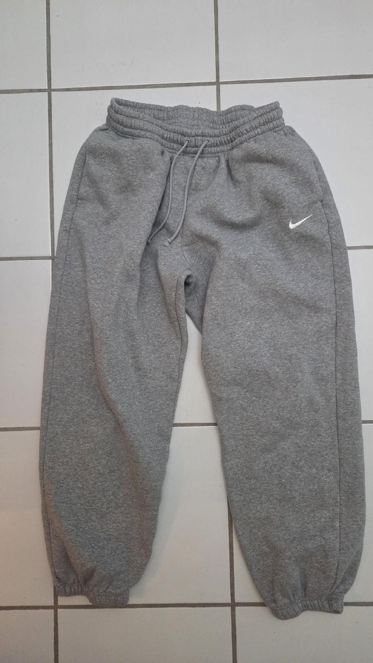 Nike Hosen: Trainerhose Nike – Gebraucht aus Unterkulm von Manubasso