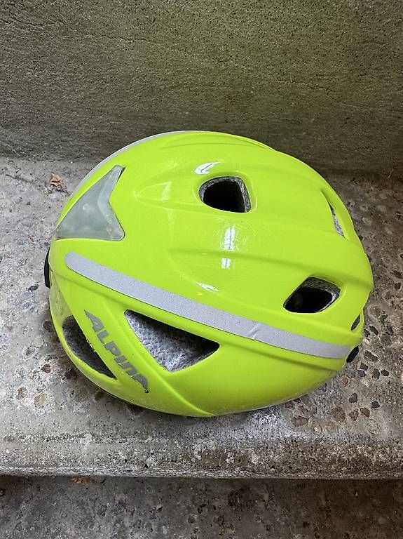 Caschi: Velohelm Alpina Gr. 48-53cm – Usato da Worb venduto da janelle03