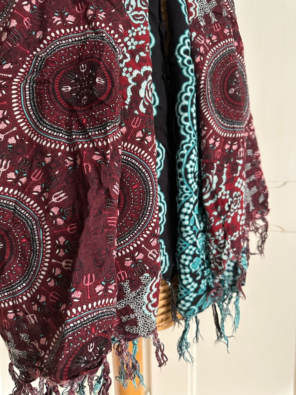 Foulards & écharpes: Ethno Schal Tuch bunt gemustert – D'occasion à Zürich par Diazaio 1