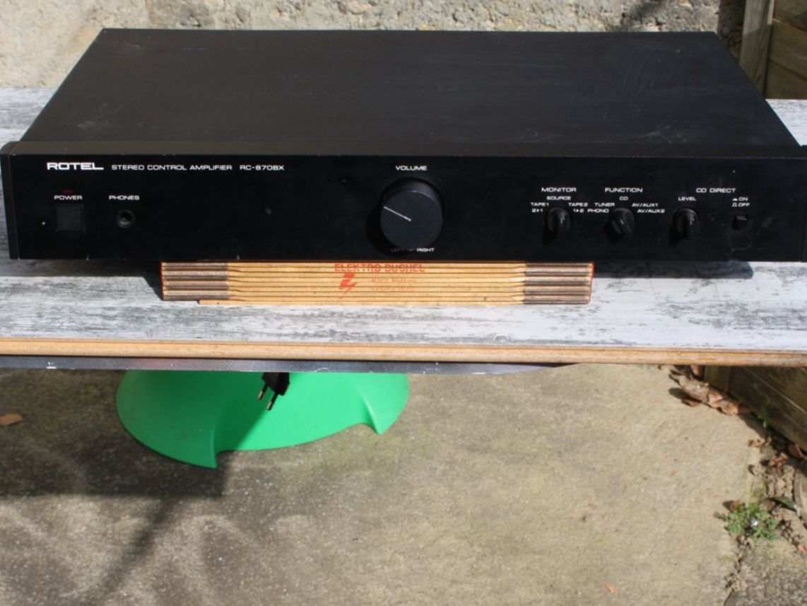Rotel Amplificatori: VINTAGE ROTEL PREAMPLIFIER RC-870BX – Difettoso da Wauwil venduto da Pneuedy 1