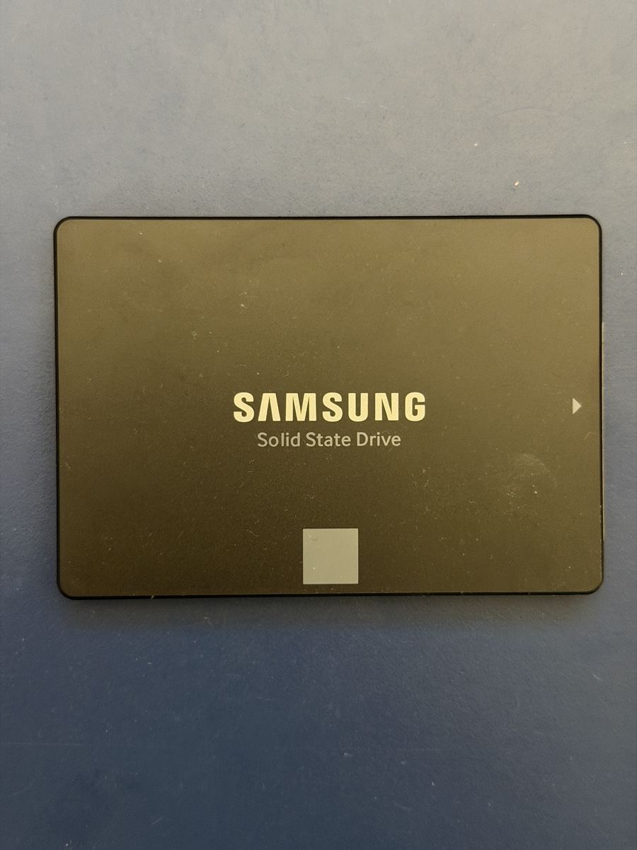 Samsung Harddisks: Samsung SSD 850 EVO 2TB Solid State Drive Gebrauchtes – Gebraucht aus Alterswil FR von luc_8kz7