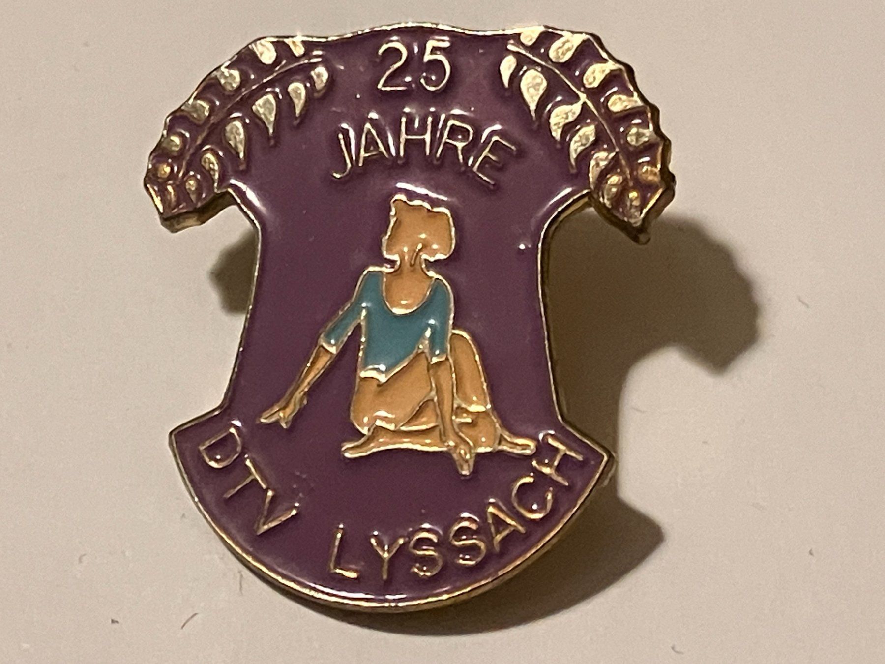Plaquettes & Badges: 1 Pin DTV Lyssach 25 Jahre – D'occasion à Basel par djwwpp
