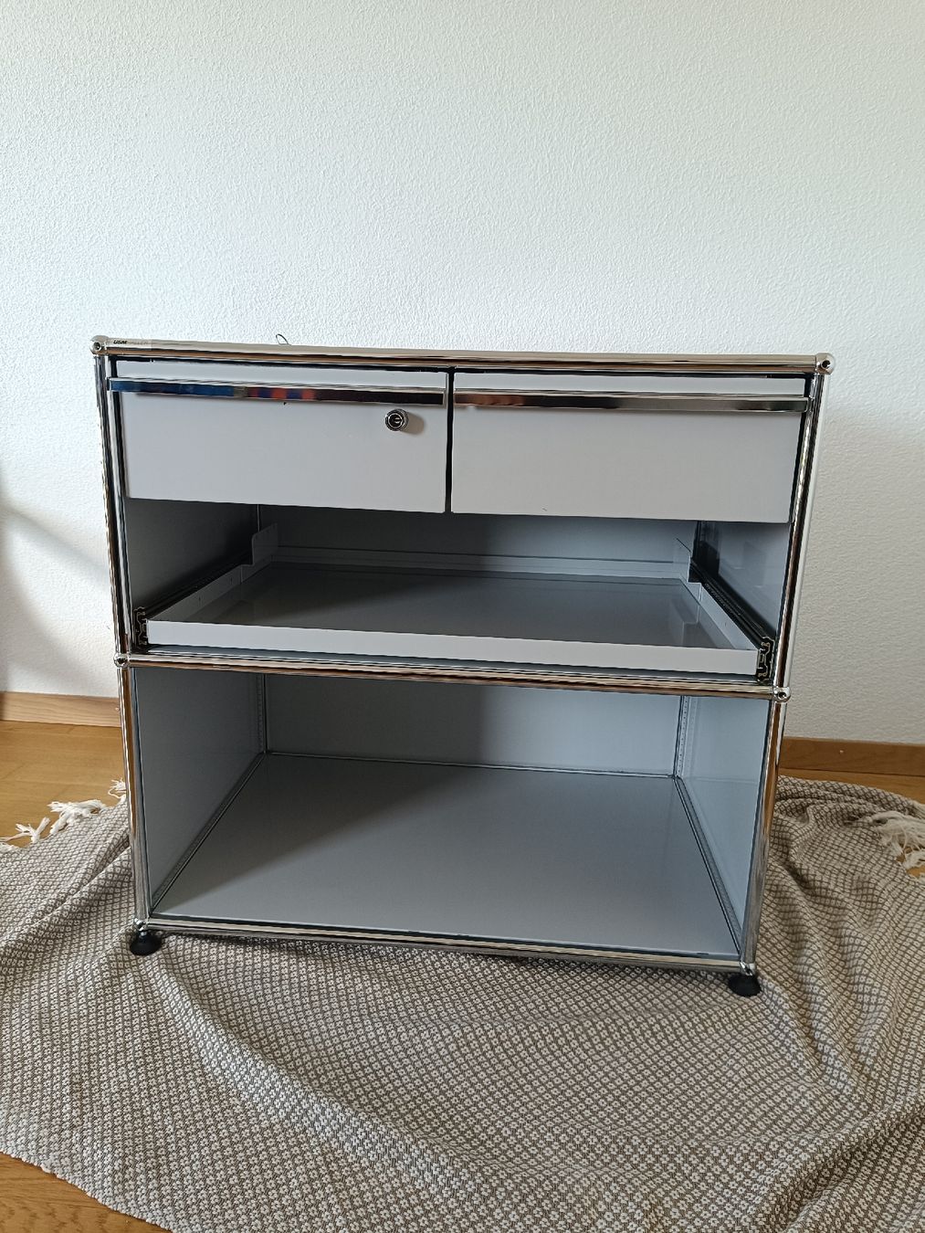 USM Cassettiere: Meuble USM gris avec tiroirs – Usato da Biel/Bienne venduto da justophe