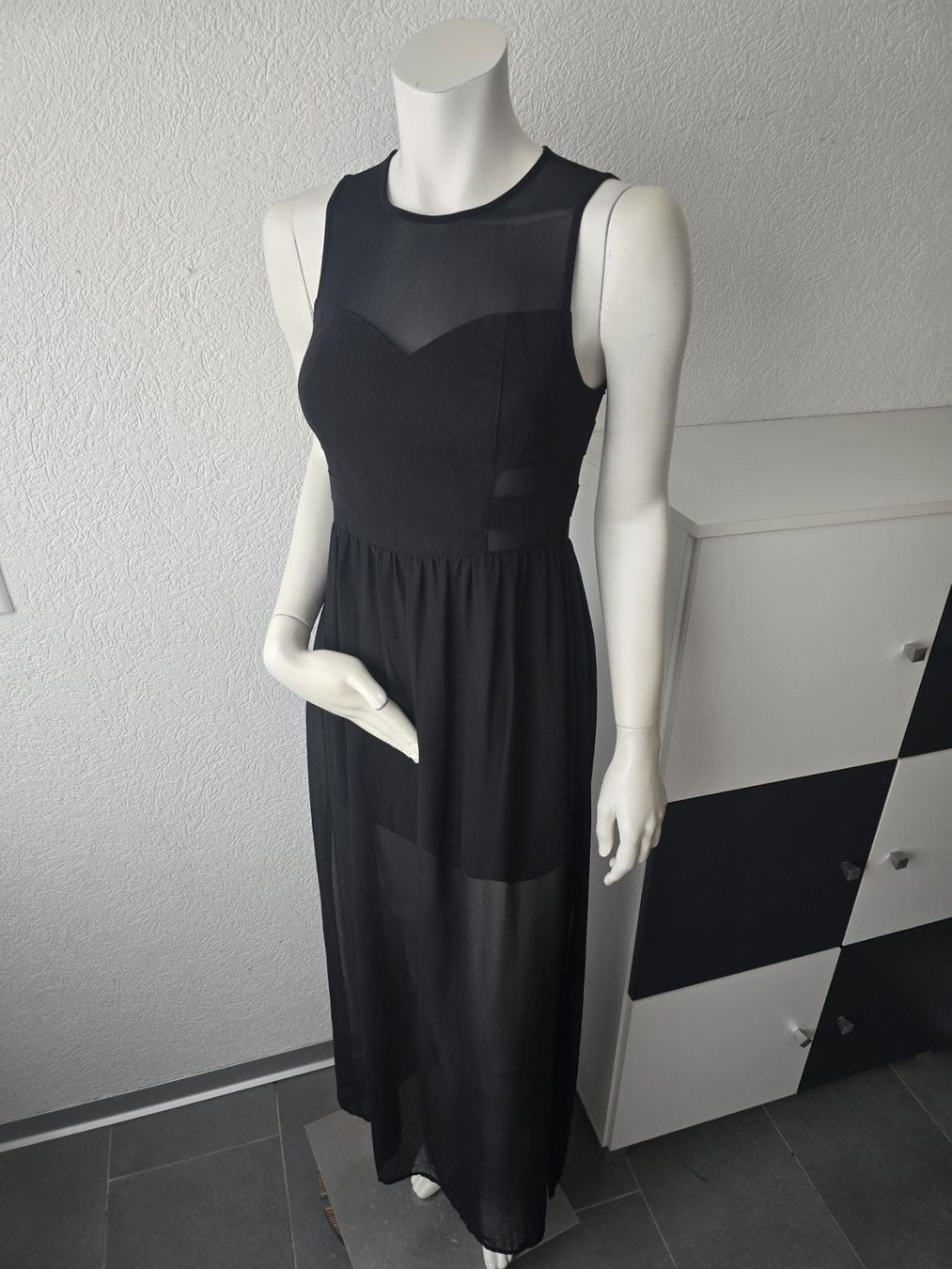 Robes: Robe longue noir T-S – D'occasion à Les Verrières par kitel79