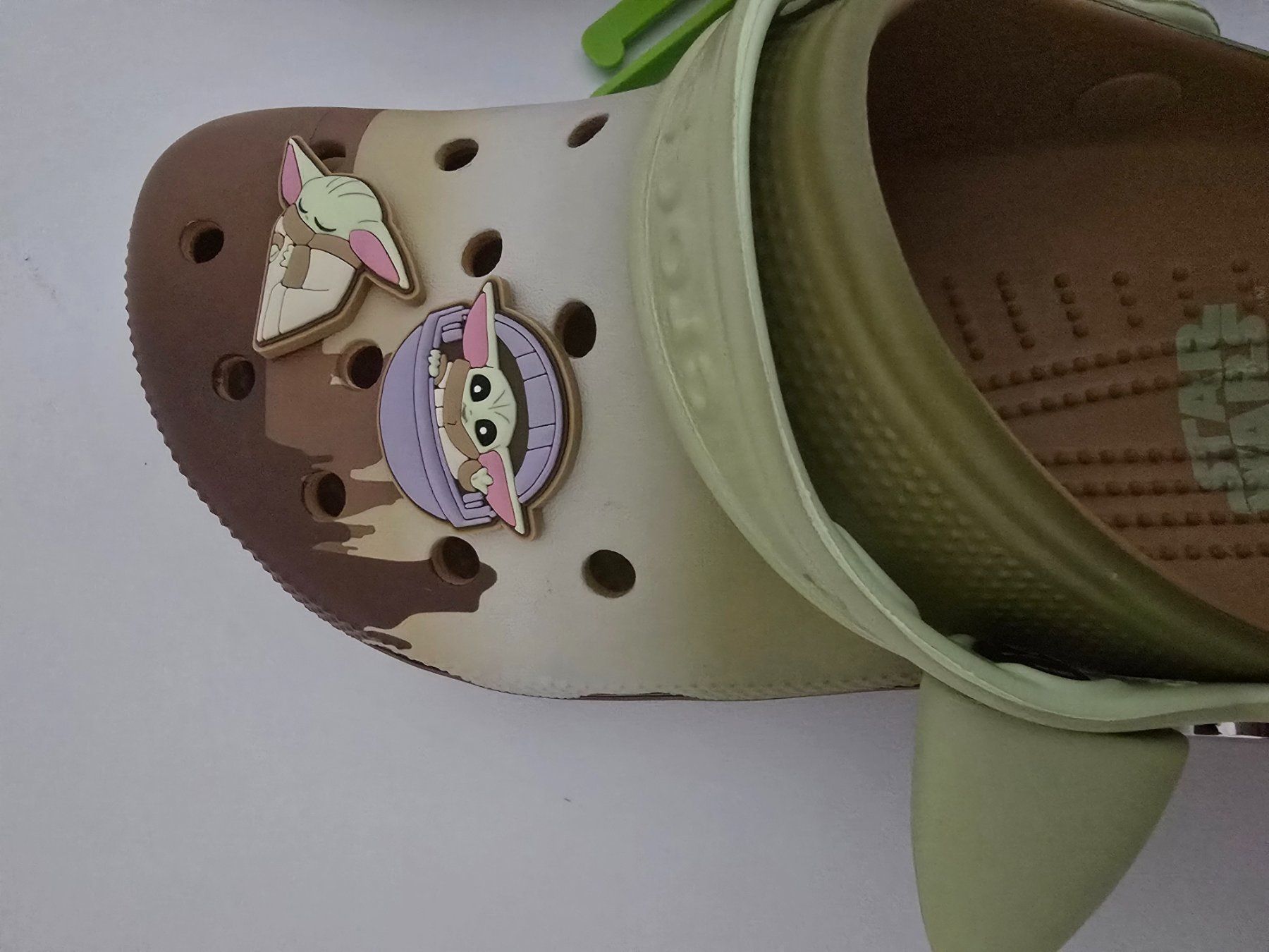 Crocs Chaussures hommes: Crocs STAR WARS GROGU CLASSIC – Neuf avec emballage d'origine à Bergdietikon par ewa1005 2