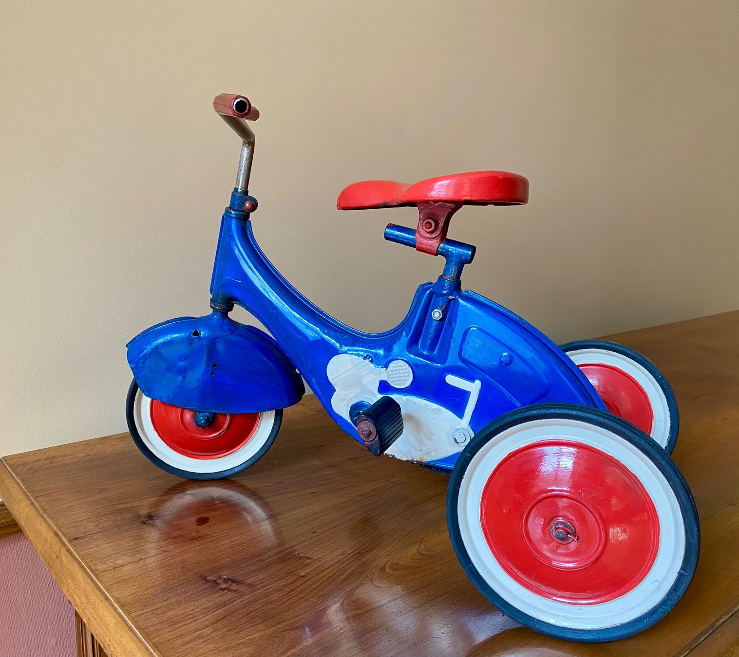 Fahrzeuge für Kinder: Vintage Kinder-Dreirad von Ferbedo – Gebraucht aus Basel von nostanz