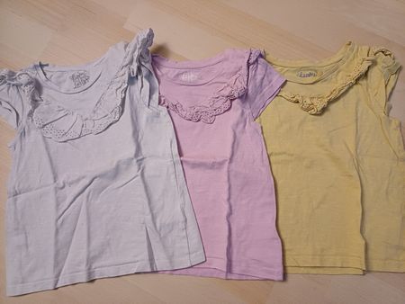 Sommer Set: 3 Mädchen T-Shirts mit Rüschen, Grösse 116