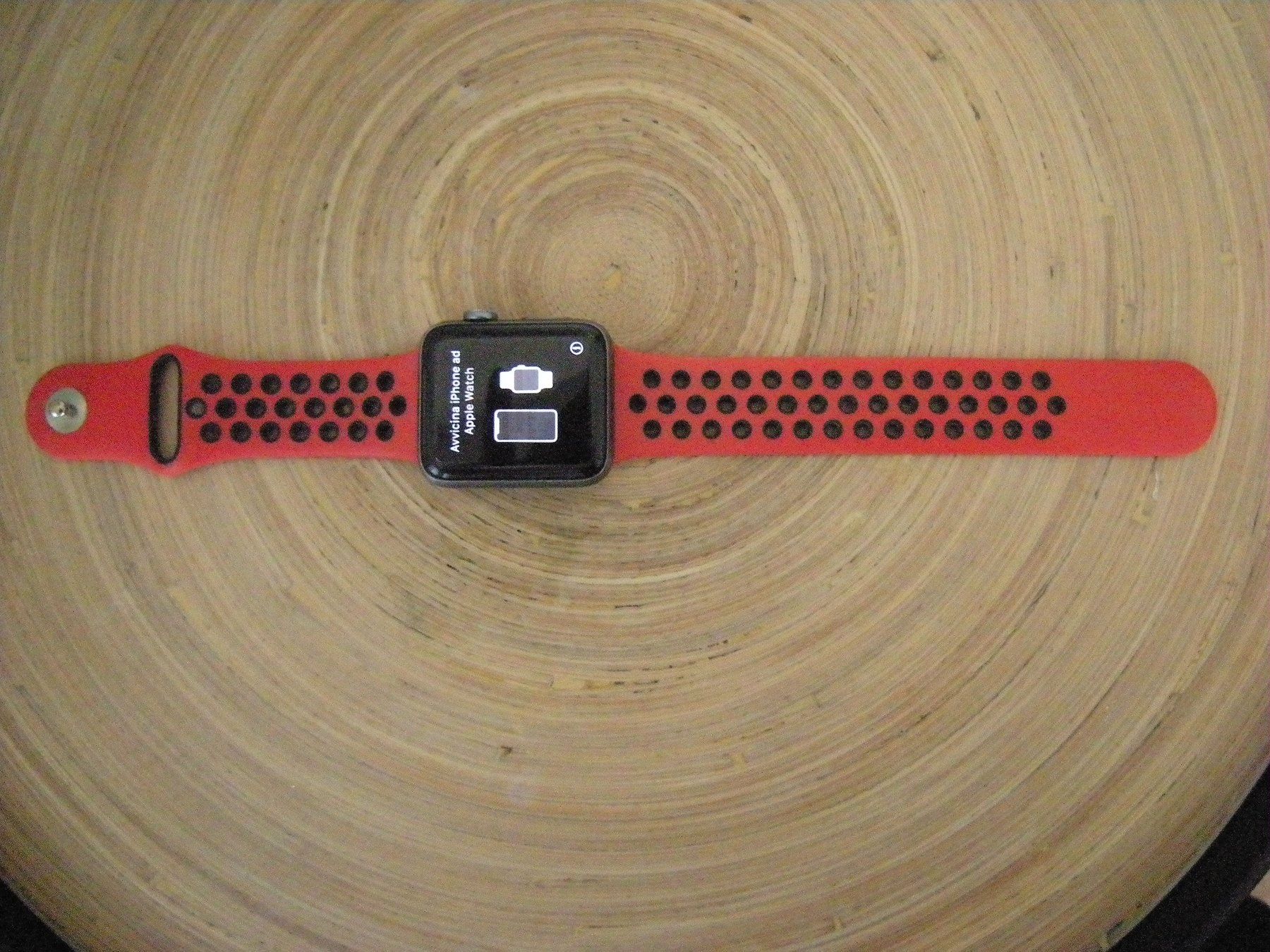 Apple Smartwatch: iPhone Apple Watch UHR Serie 2 – Usato da Holziken venduto da Rupe 1