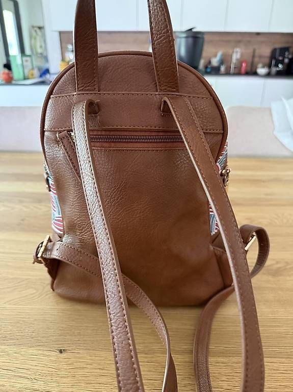 Rucksäcke: Kunstleder Damenrucksack – Gebraucht aus Gwatt (Thun) von Bennae 1